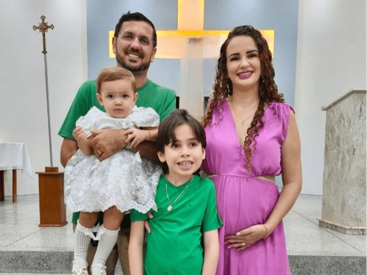 Parto Inusitado: Bebê Nasce Dentro de Carro em Rolim de Moura com Ajuda do Pai