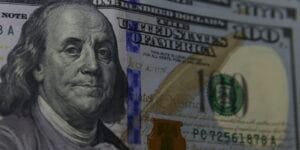 Dólar e Bolsa em Alta: Alívio no Oriente Médio Impacta o Mercado Financeiro