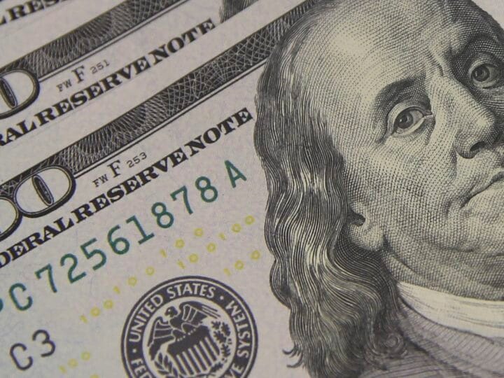 Dólar Atinge Menor Valor em Dois Anos e Bolsa Brasileira Registra Novos Recordes