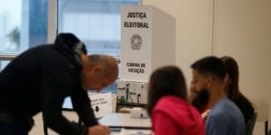 Crescimento do Eleitorado Sênior: Geração Prateada Atinge 74% de Expansão em 16 Anos