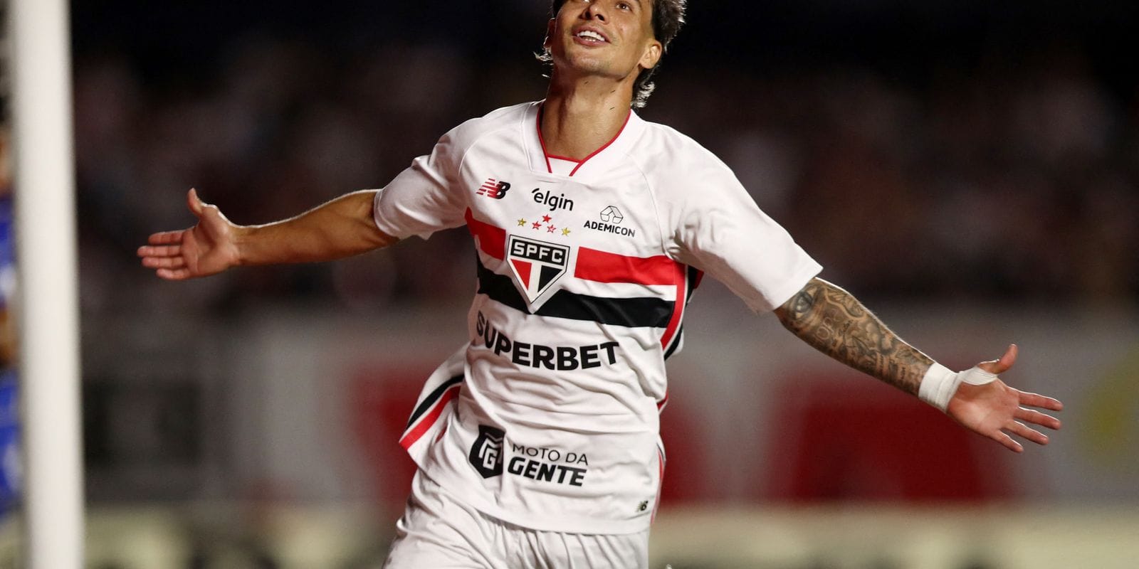 São Paulo Brilha com Hat-Trick de Ferreira e Derrota Cruzeiro por 4 a 1