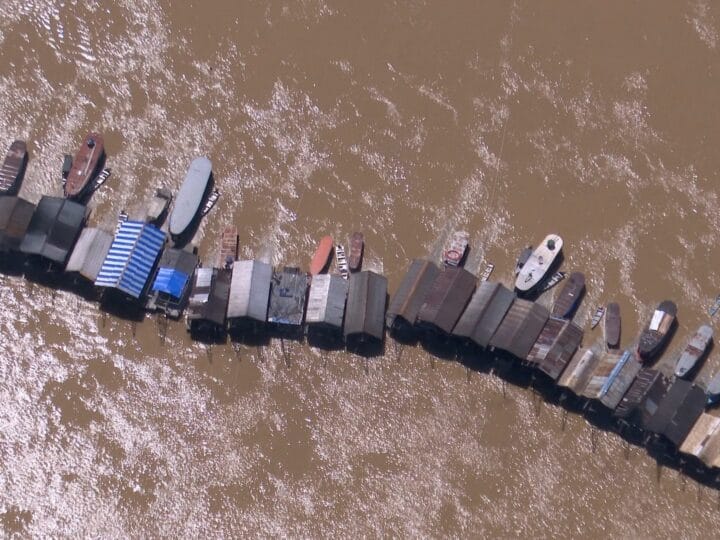 Desaparecimento de Dois Trabalhadores Após Afundamento de Draga de Garimpo no Rio Madeira