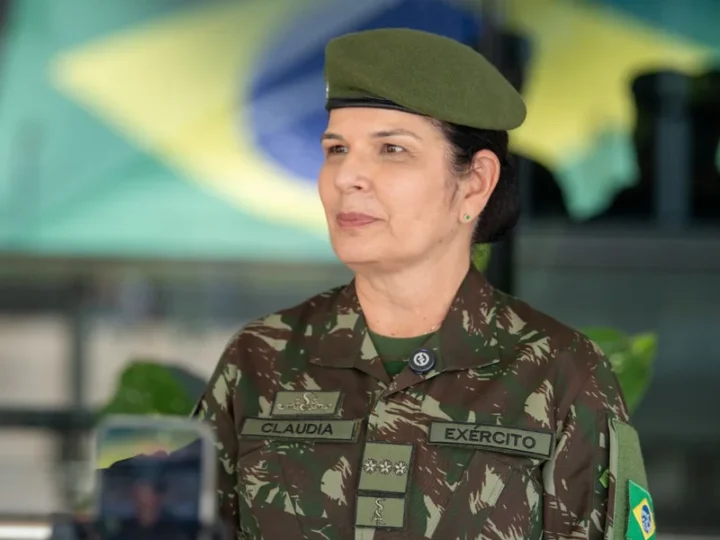 Cláudia Cacho: Primeira Mulher General do Exército Brasileiro Assume Cargo Histórico