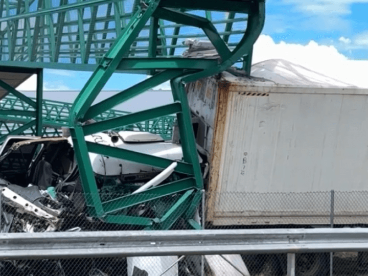 Interdição na BR-153 em Gurupi: Caminhão Colide com Passarela de Pedestres