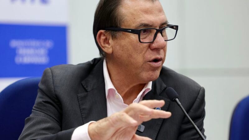 Ministro Luiz Marinho Defende Redução da Jornada de Trabalho e PECs Complementares