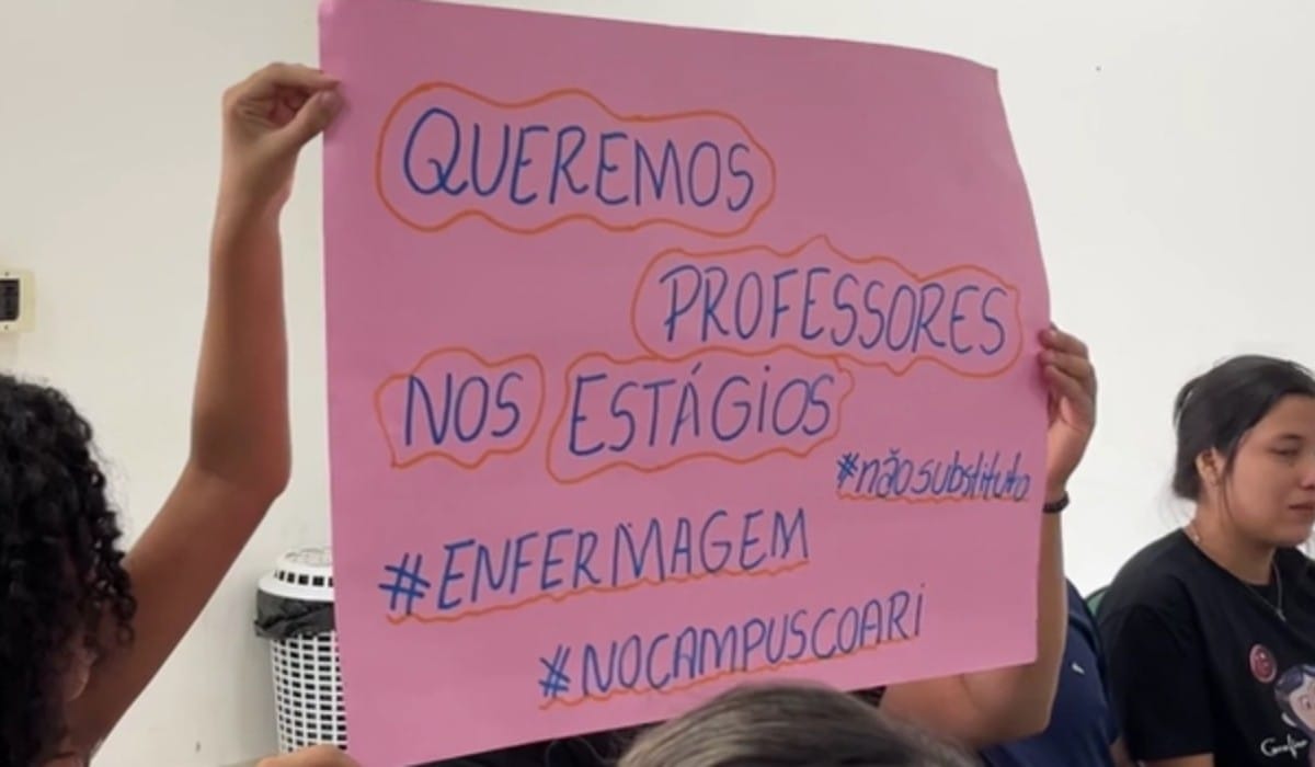Estudantes da Ufam Protestam em Coari pela Carência de Professores no Curso de Enfermagem
