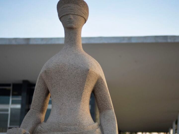 STF Adia Julgamento sobre Nepotismo em Cargos Públicos