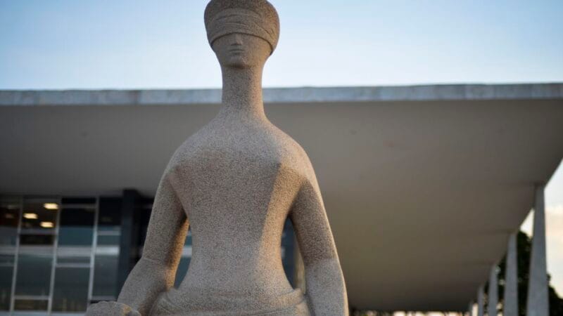 STF Adia Julgamento sobre Nepotismo em Cargos Públicos