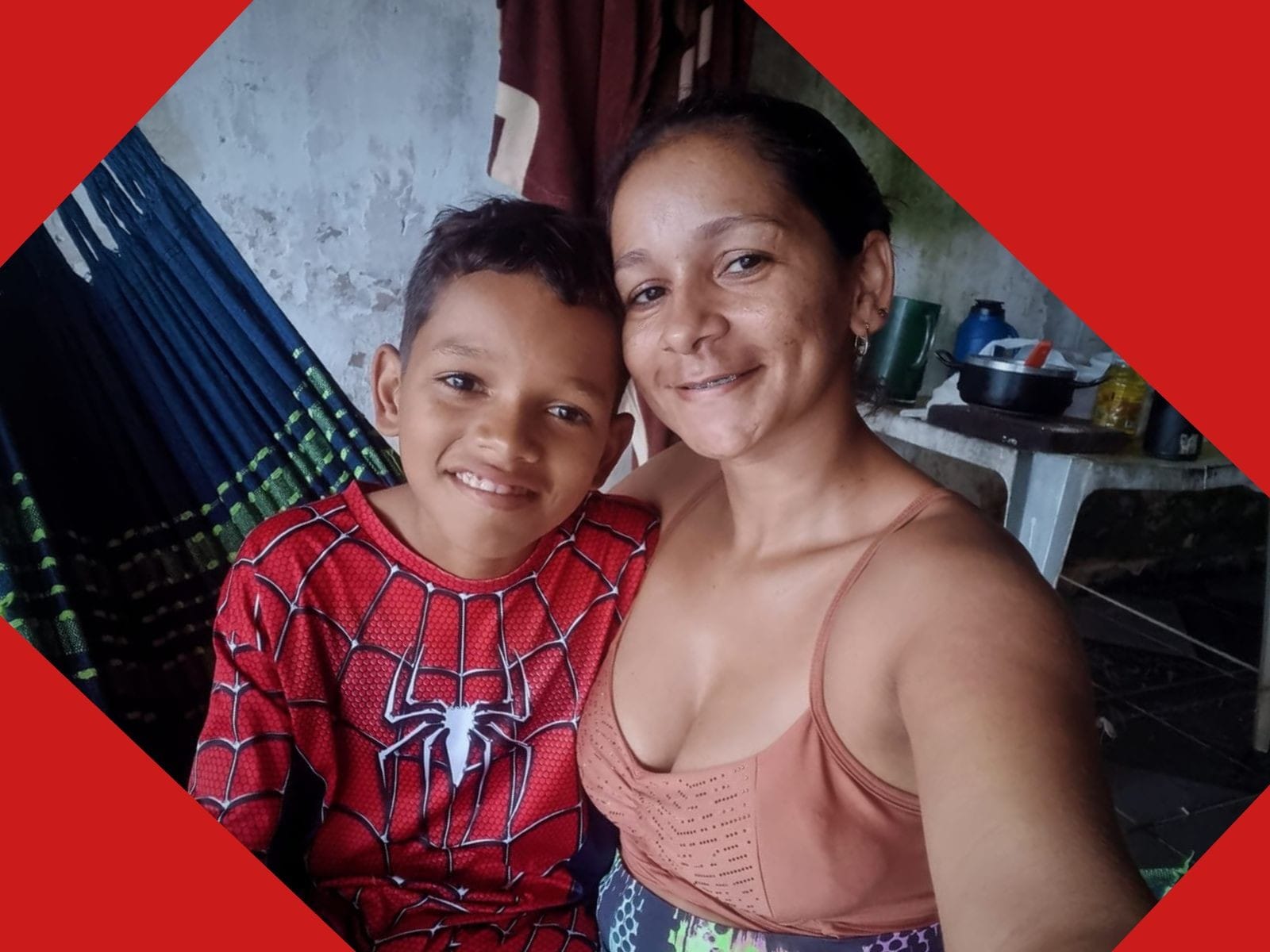 Adolescente de 13 anos enfrenta tragédia em seu aniversário após enchente no Acre