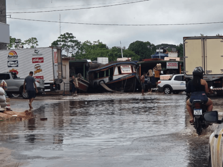 Cheia do Rio Juruá Impacta Mais de 28 Mil Pessoas em Cruzeiro do Sul, Acre