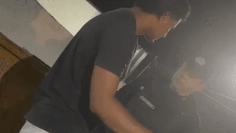 Abordagem Policial a Entregador em Blitz no Acre Choca a Comunidade