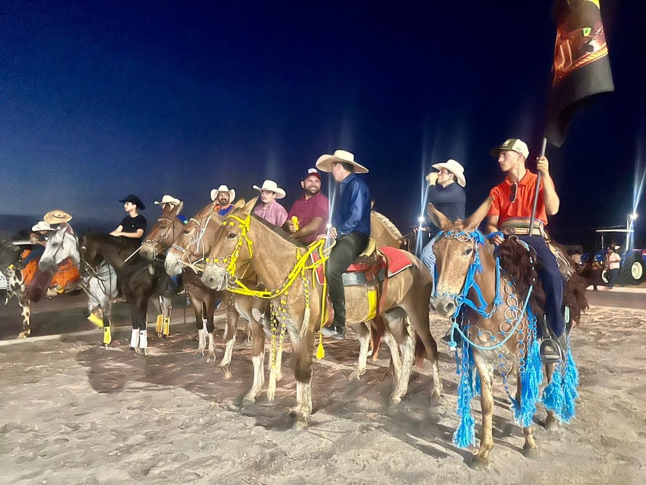 Primeiro Encontro de Muladeiros em Boa Vista Celebra a Cultura Tropeira com Cavalgada Noturna