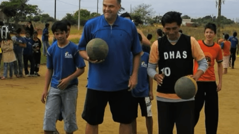 Triunfo Emocionante do Porãbask em Homenagem a Oscar Schmidt