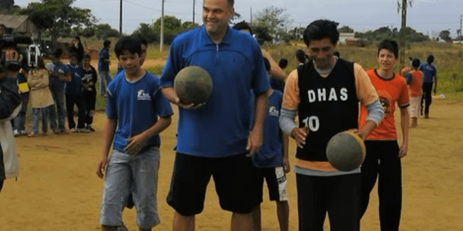 Triunfo Emocionante do Porãbask em Homenagem a Oscar Schmidt