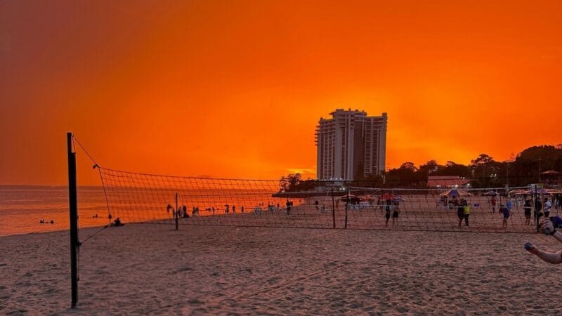 Pôr do Sol Vibrante em Manaus Encanta e Viraliza nas Redes Sociais