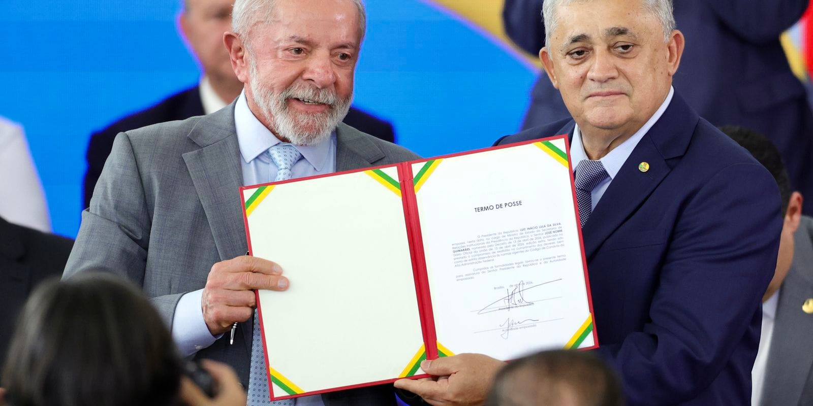 José Guimarães Assume Ministério e Promete Lutar Contra o Fascismo