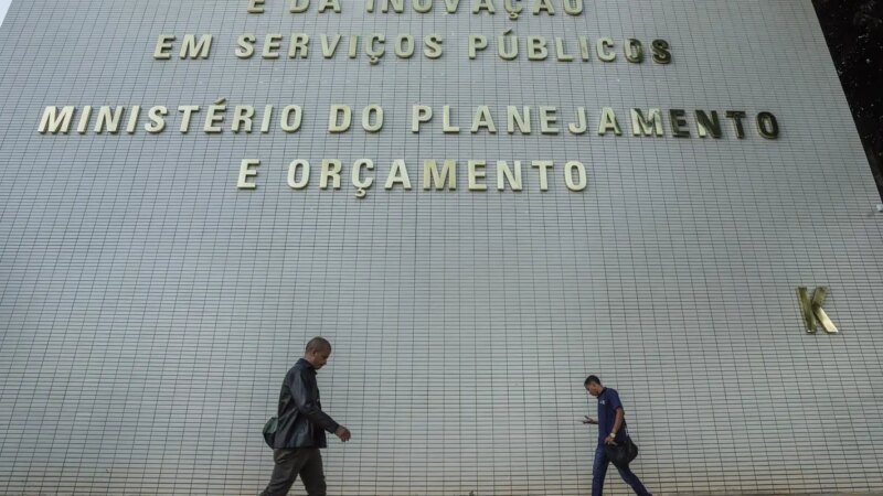 Novo Orçamento de 2027 Impõe Limites a Gastos com Pessoal e Benefícios Fiscais