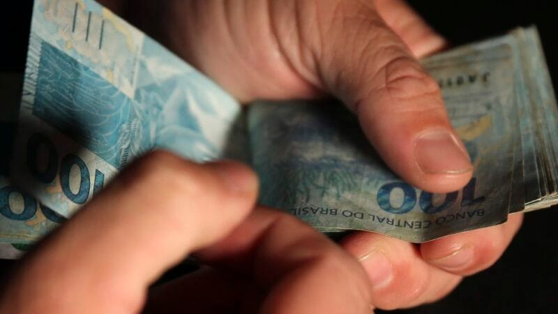 Caixa e Banco do Brasil Anunciam Liberação do Abono Salarial para Nascidos em Março e Abril