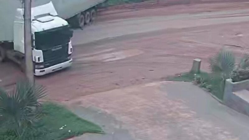 Acidente na Rodovia Curuá-Una Danifica Rede Elétrica em Santarém