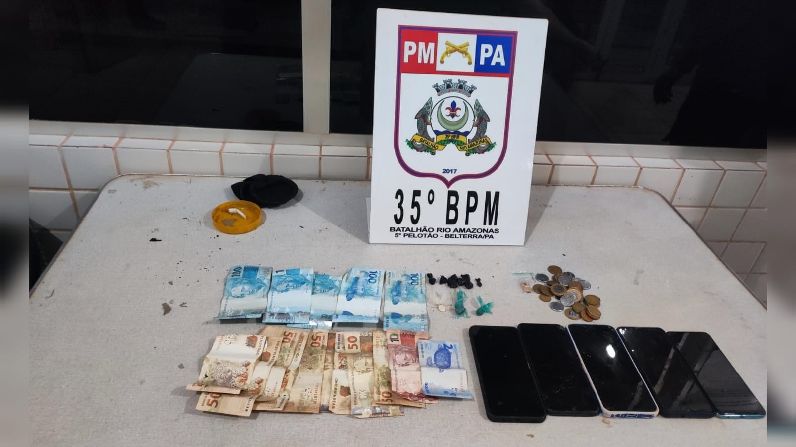 Ação Policial em Santarém Combate ao Tráfico de Drogas Resulta em Prisões e Feridos