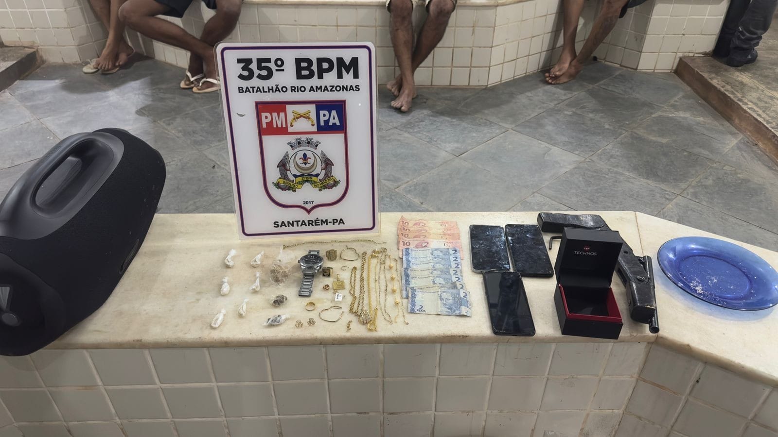 Polícia Militar Prende Suspeito de Tráfico e Confronto Deixa Outro Ferido em Santarém