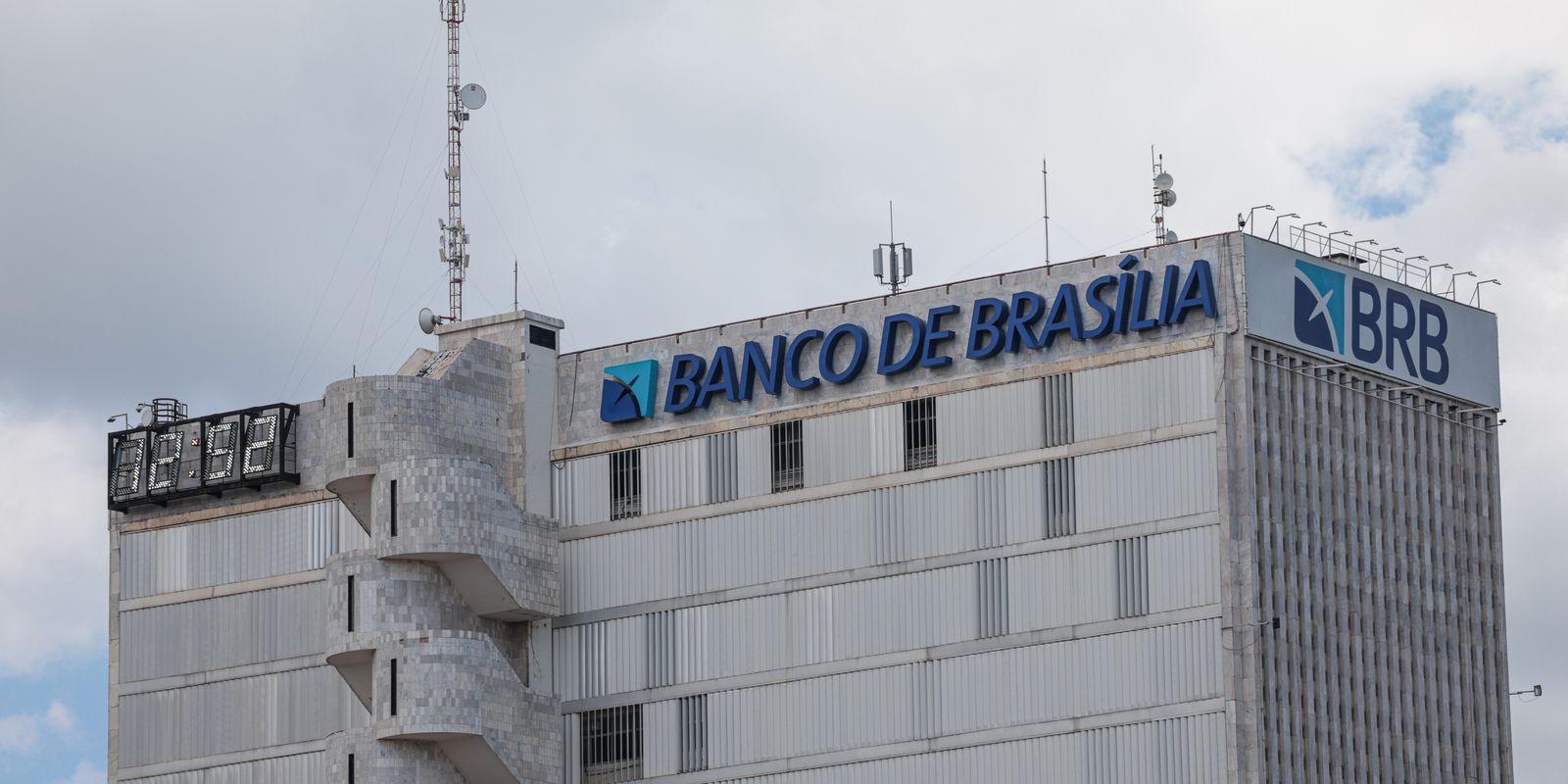 BRB Adia Divulgação de Balanço Financeiro Após Acordo de Socorro com a União