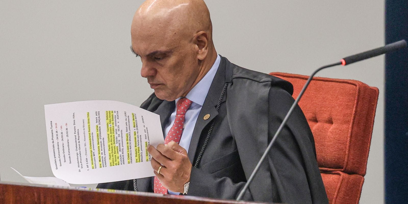 Ministro Moraes Pressiona por Extradição de Carla Zambelli da Itália