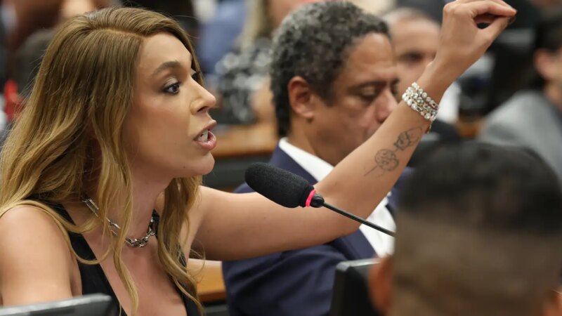 Erika Hilton Se Posiciona Contra Negociações na PEC da Escala 6×1