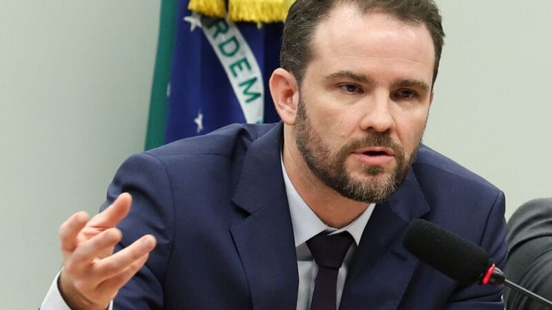 Ministro Dario Durigan Cancela Viagem à Rússia Devido ao Fechamento de Aeroporto