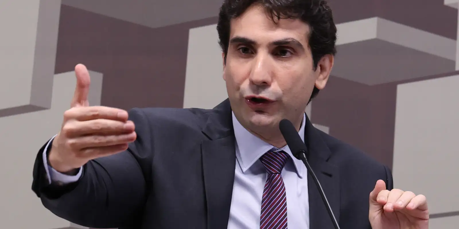 Banco Central Investiga Ações do Banco Master em Meio a Crise de Liquidez