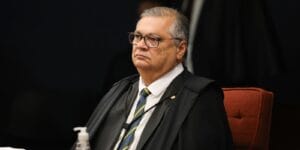 Ministro Flávio Dino Inicia Investigação sobre Emendas Destinadas a Produtora do Filme de Bolsonaro