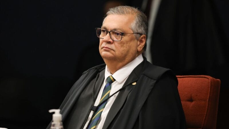 Ministro Flávio Dino Inicia Investigação sobre Emendas Destinadas a Produtora do Filme de Bolsonaro
