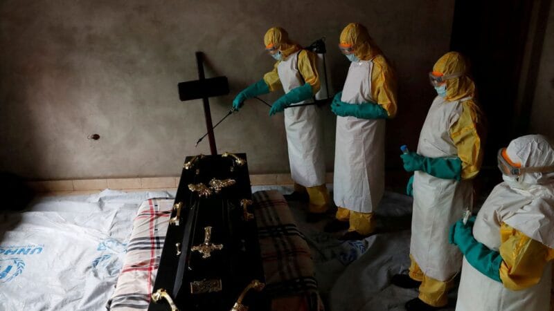 OMS Identifica 139 Mortes Suspeitas por Ebola na África