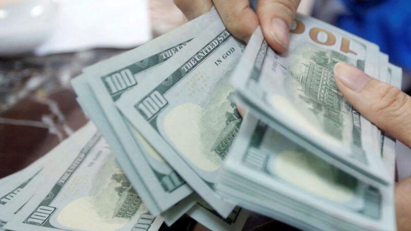Dólar Atinge R$ 5,06 e Bolsa Enfrenta Queda com Resultados Econômicos Desfavoráveis