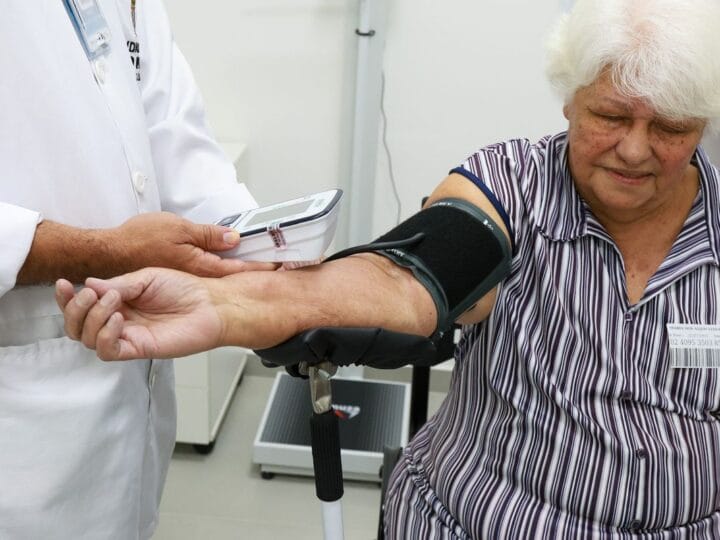 Geração Prateada: O Impacto do Consumo em Saúde até 2044