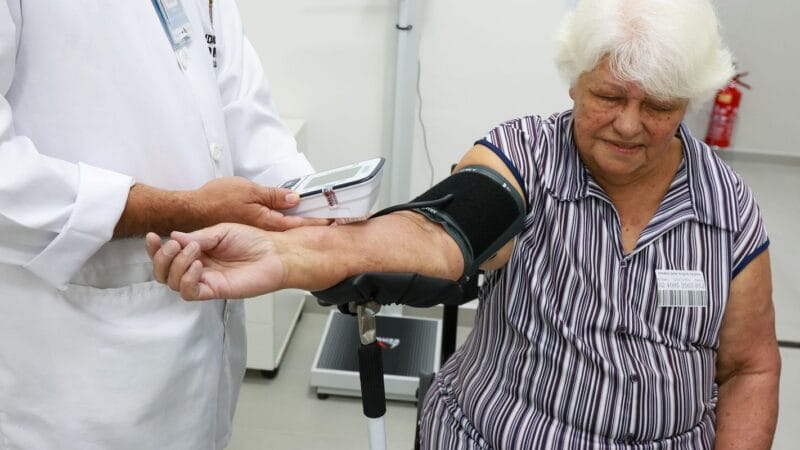 Geração Prateada: O Impacto do Consumo em Saúde até 2044