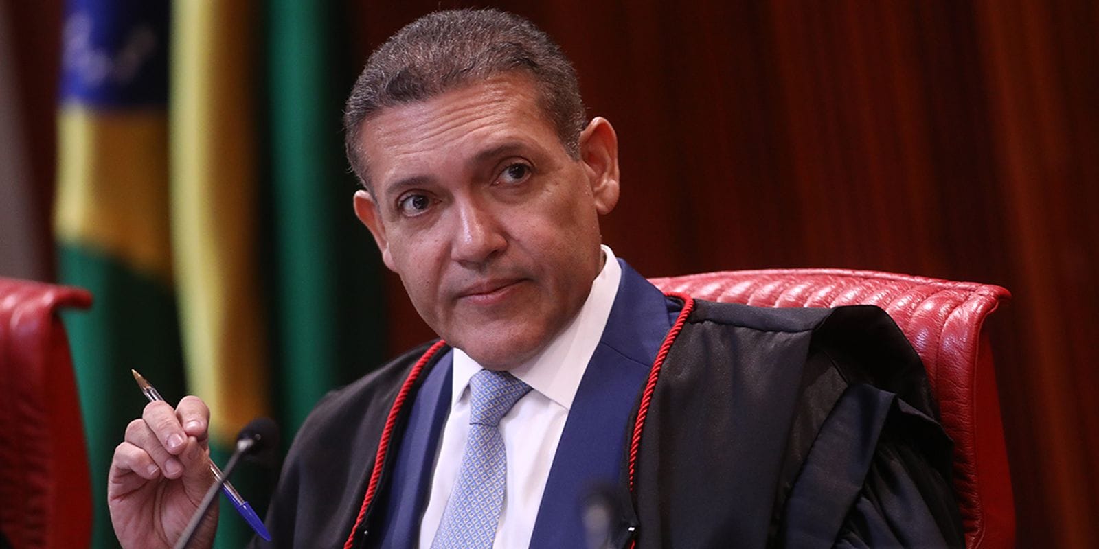 Kassio Nunes Marques assume presidência do TSE com André Mendonça como vice