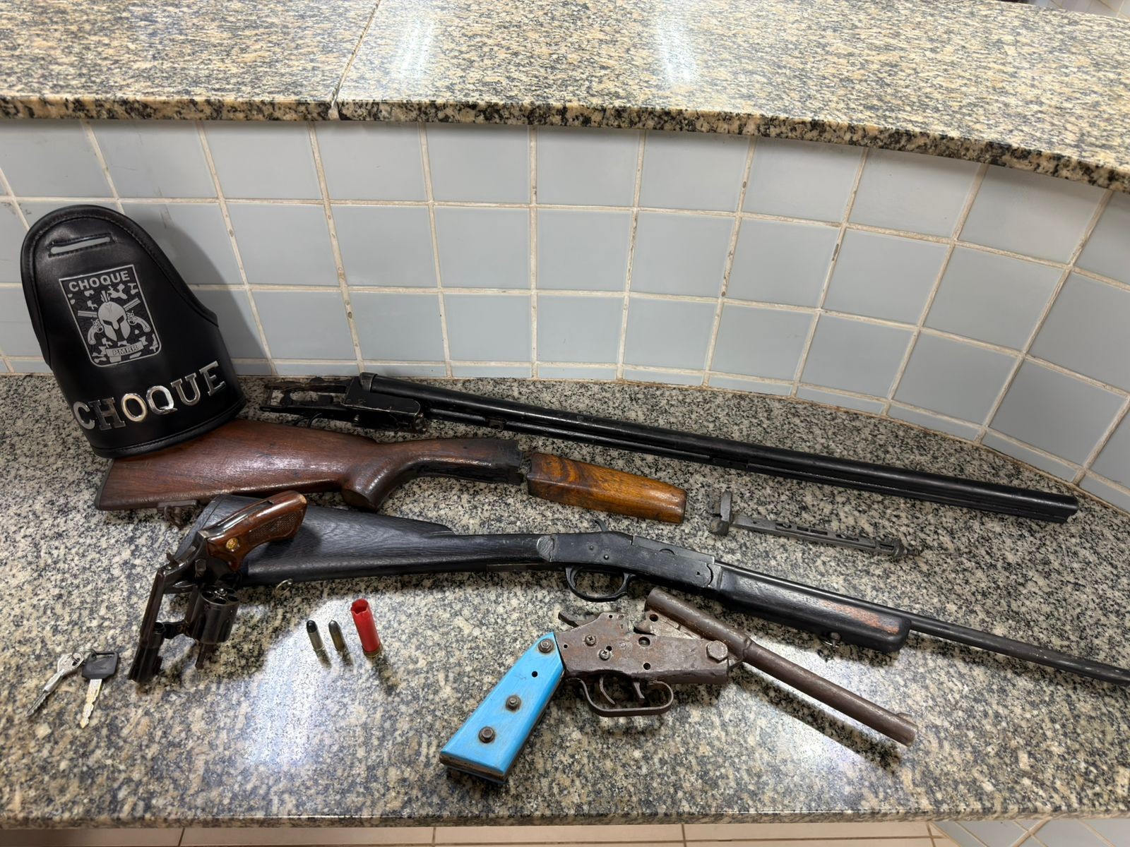Tio e Sobrinho Presos por Tentativa de Venda de Armas em Boa Vista