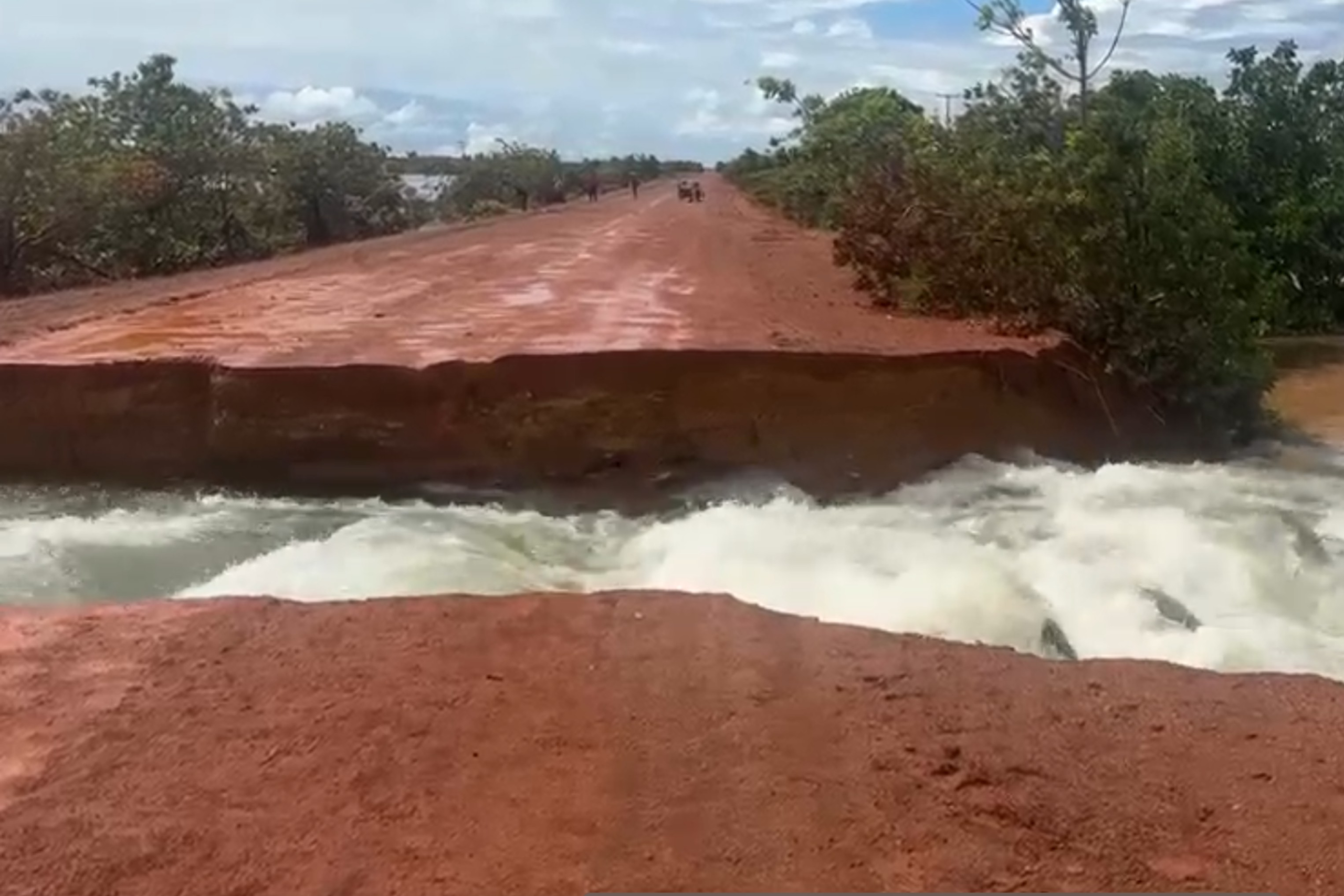 Interrupção na BR-401 Isola Normandia Após Forte Chuva
