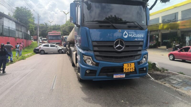 Engavetamento na Zona Sul de Manaus Causa Congestionamento e Feridos