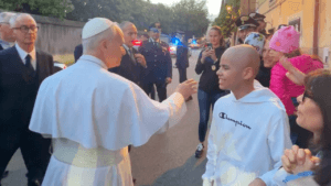 O Encontro Emocionante entre o Papa e o Jovem Ignacio em Castel Gandolfo