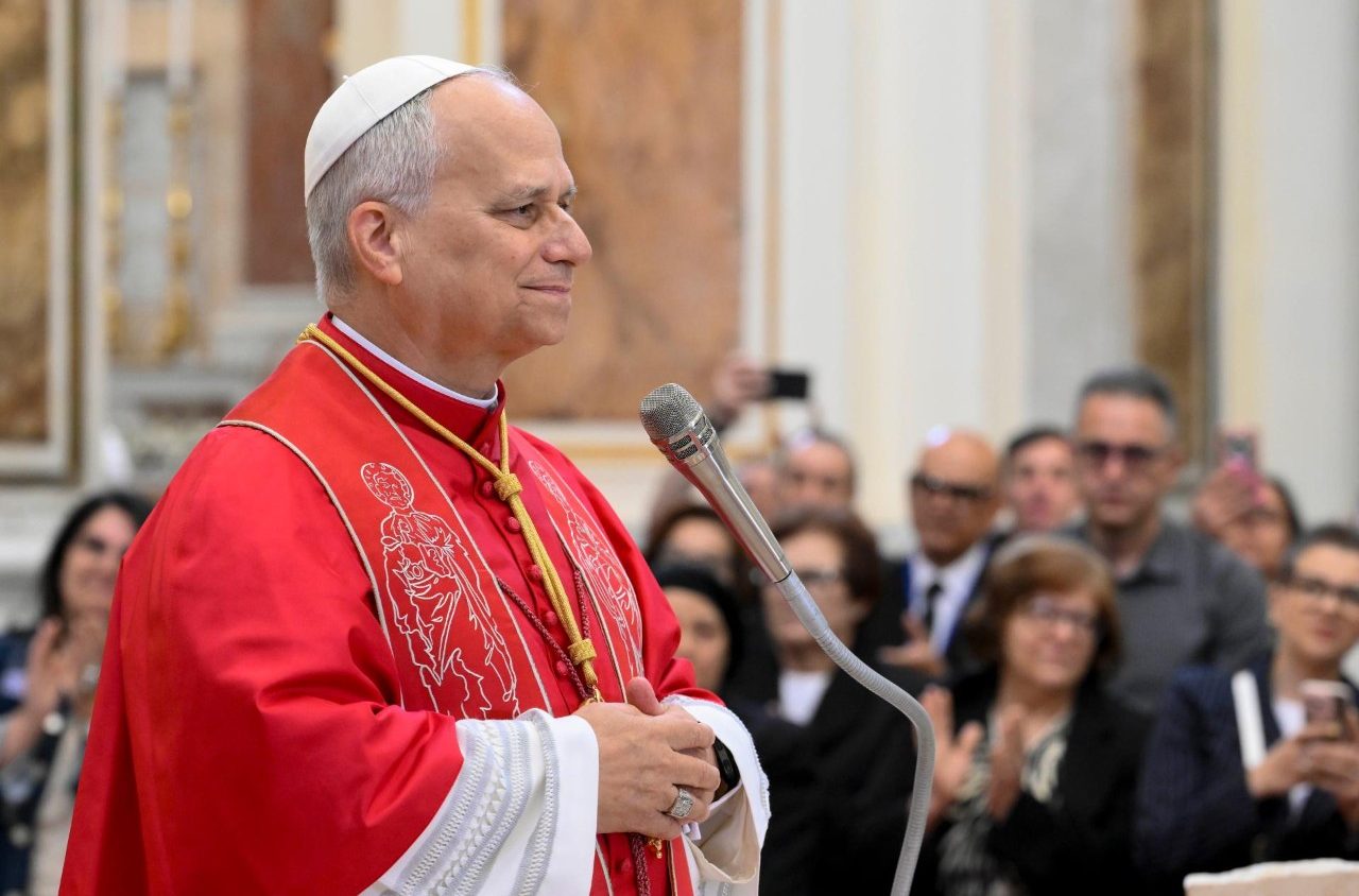 Papa Leão XIV Enfatiza a Esperança e a Confiança em Acerra
