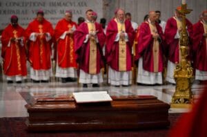 Papa Leão XIV Celebra Funeral do Cardeal Paul Emil Tscherrig na Basílica de São Pedro