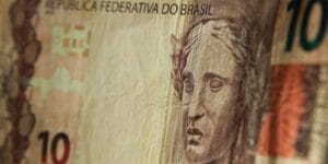 Governo de SP Impõe Multa Histórica de R$ 1 Bilhão à Fast Shop por Irregularidades Fiscais