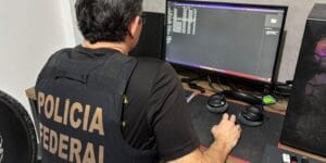 Operação Aequitas: Polícia Federal Investiga Racismo em Canal de Mensagens