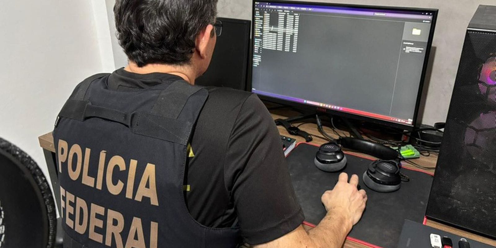 Operação Aequitas: Polícia Federal Investiga Racismo em Canal de Mensagens