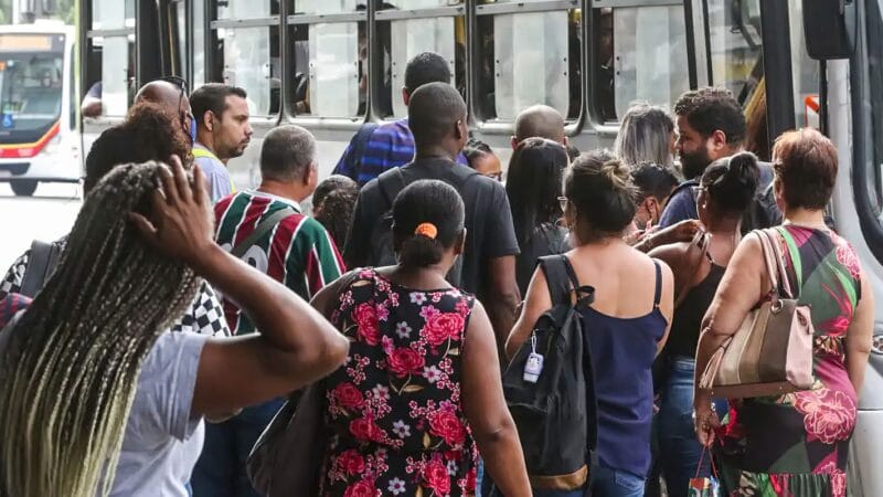 Desemprego de Longa Duração Tem Queda Histórica de 21,7% no Brasil