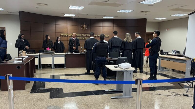 Homem condenado a 30 anos por homicídio de ex-esposa; júri rejeita feminicídio em RO
