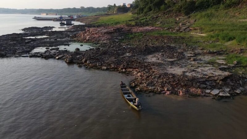 Impactos das Cheias e Secas Extremas nas Comunidades Ribeirinhas do Amazonas
