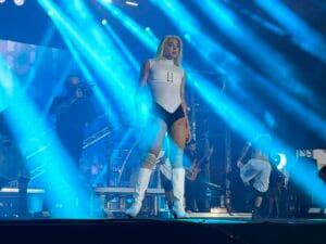 Pabllo Vittar Celebra 10 Anos de Carreira em Show Lotado em Belém